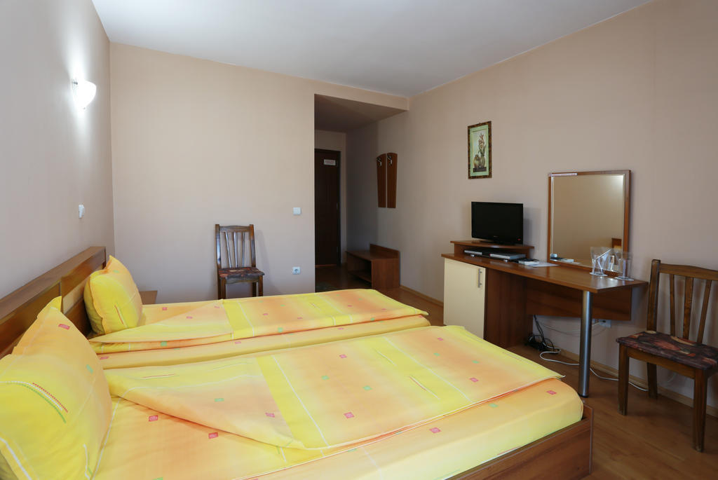 Acropolis Hotel Pasardschik Zimmer foto